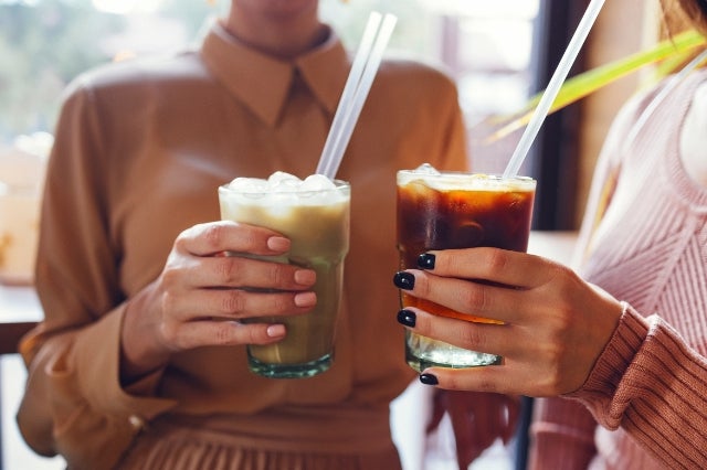 No‑ and low‑alcohol (NoLo) is mainstream on‑premise