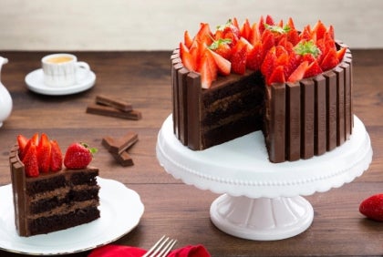 Strawberry Chocolate Cake with KITKAT Spread Recipe