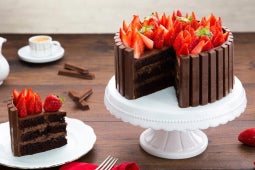 Strawberry Chocolate Cake with KITKAT Spread Recipe